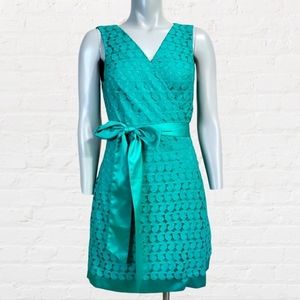 DIANE von Furstenberg Emerald Green Lace Mini Party Wrap Dress Size 8